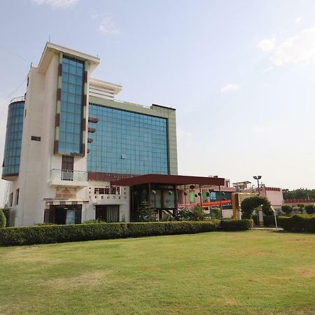 Hotel Deep Palace Jind Экстерьер фото