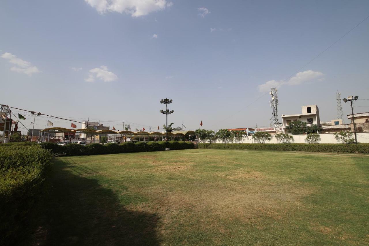 Hotel Deep Palace Jind Экстерьер фото